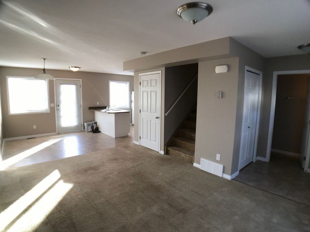 187 27-187 Millenium Gate - Photo 2 of 17