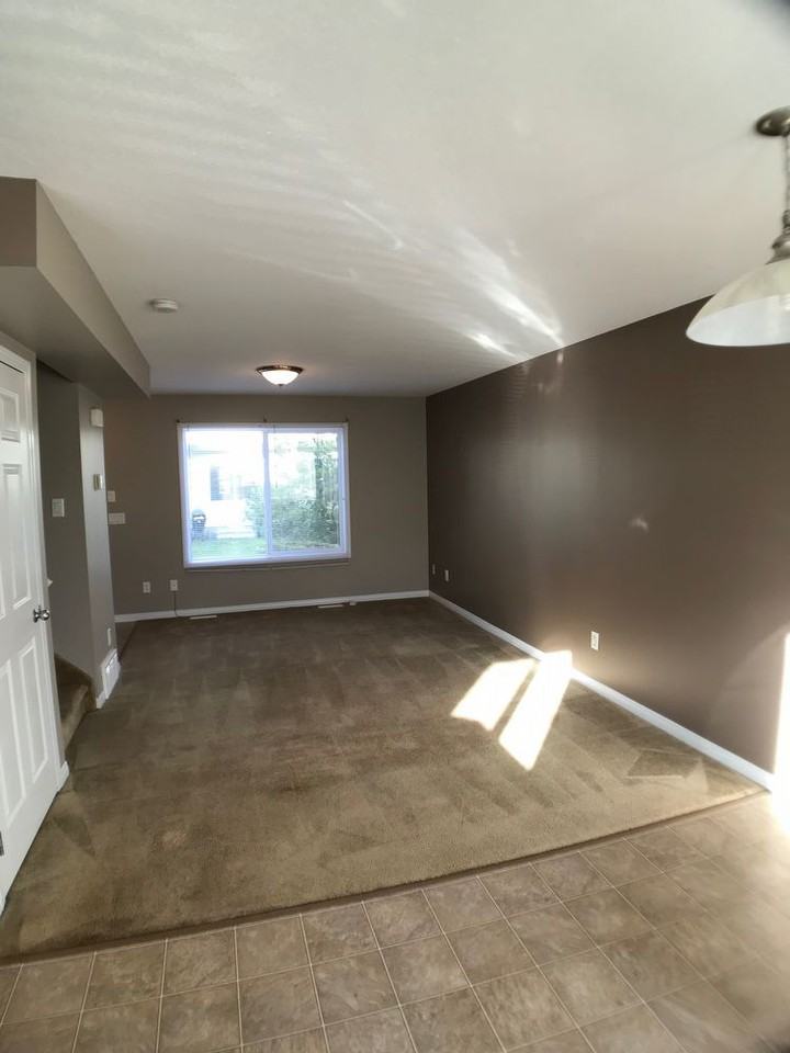 187 27-187 Millenium Gate - Photo 3 of 17