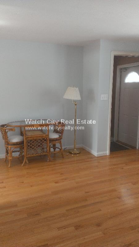 35 Summer St - Photo 3 of 7