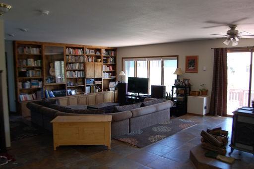 2515 E Matterhorn Dr - Photo 3 of 8