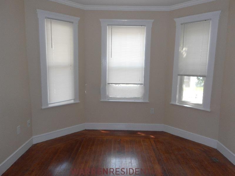 27 Irma St 1 - Photo 3 of 7