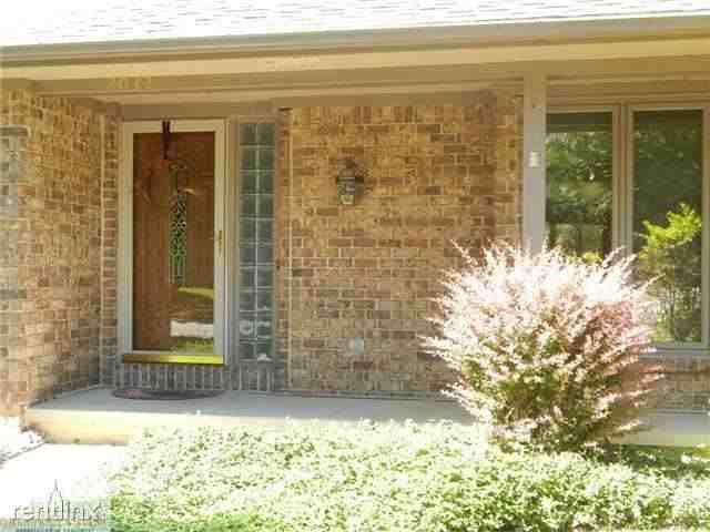 2032 Woodfield Rd - Photo 3 of 22