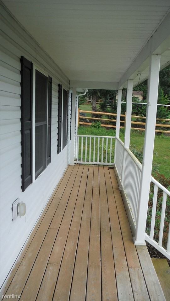 145 Hickory Dr - Photo 3 of 14