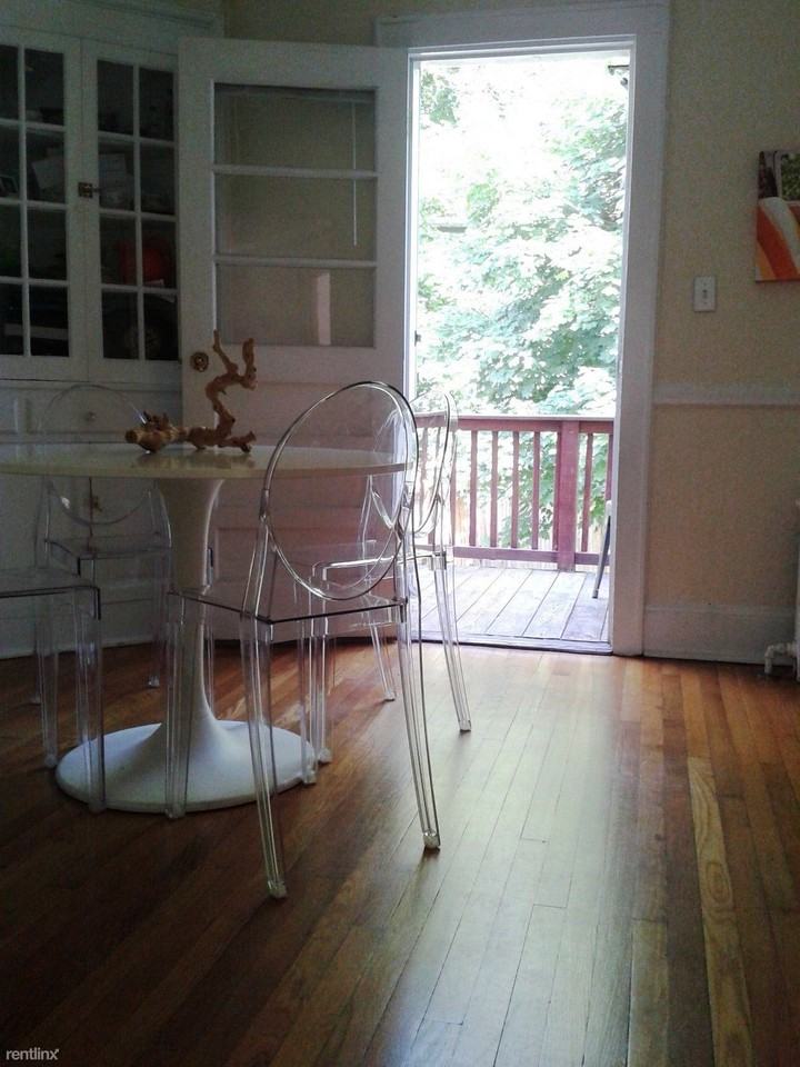 1404 Stoneybrook Ave - Photo 3 of 4