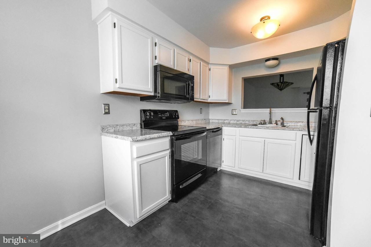 13204 Clipper Cir - Photo 2 of 28