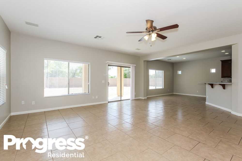 13875 W Mauna Loa Ln - Photo 2 of 14