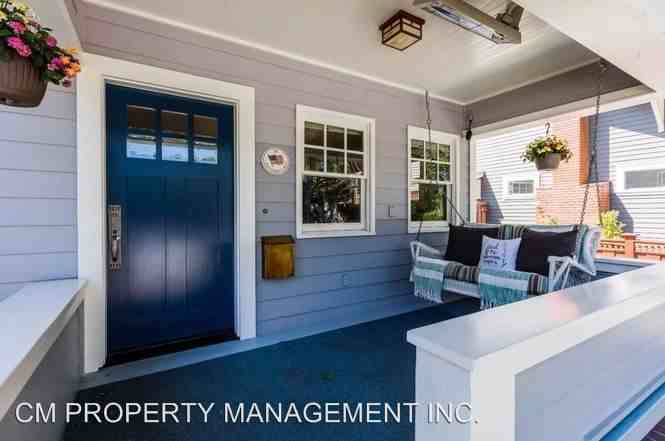 111 University Ave - Photo 2 of 17