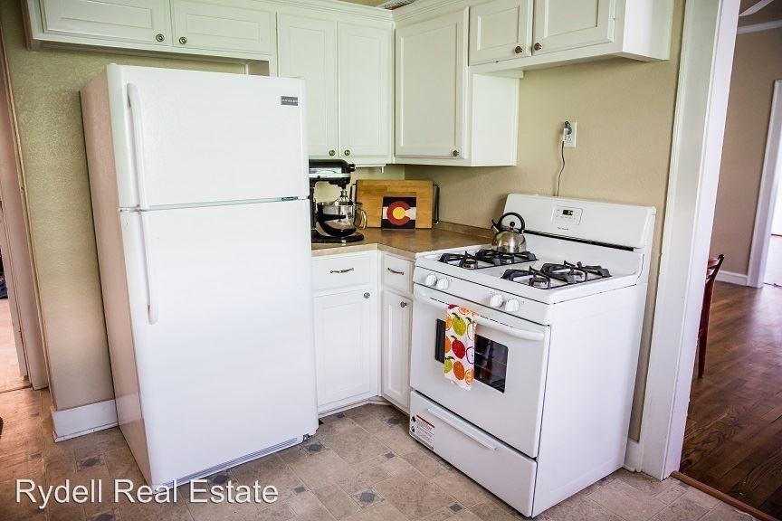 2326 Washington Ave - Photo 3 of 6