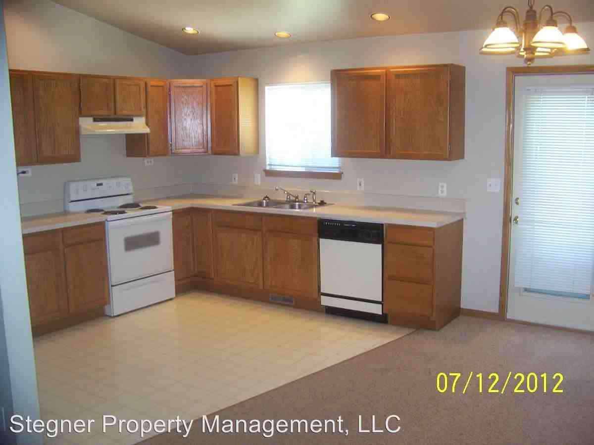 513 Sundance Ct - Photo 2 of 5