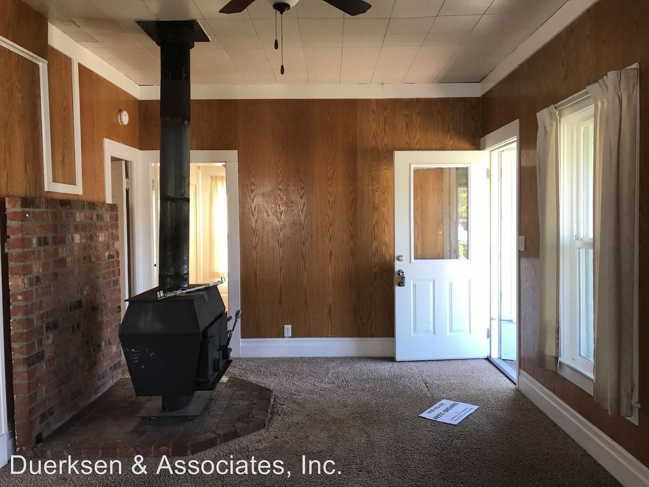 760 Commercial St - Photo 3 of 8