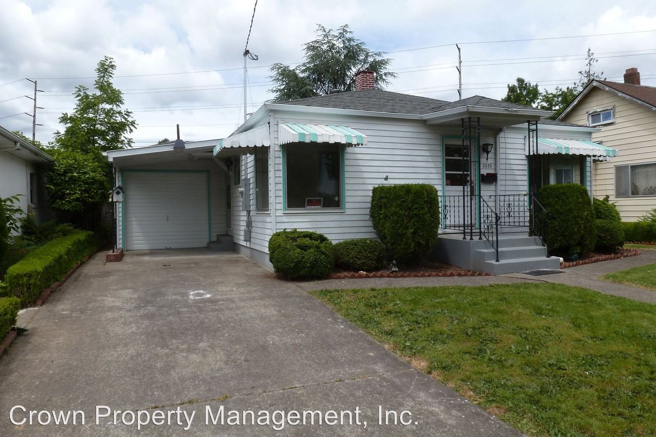 2535 Laurel Ave NE - Photo 2 of 11