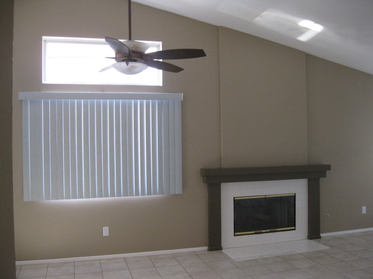 36711 Silverspur Ln - Photo 2 of 9