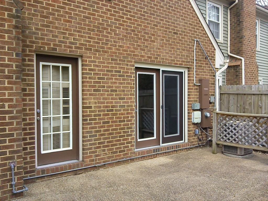 104 Sloane Pl - Photo 2 of 12