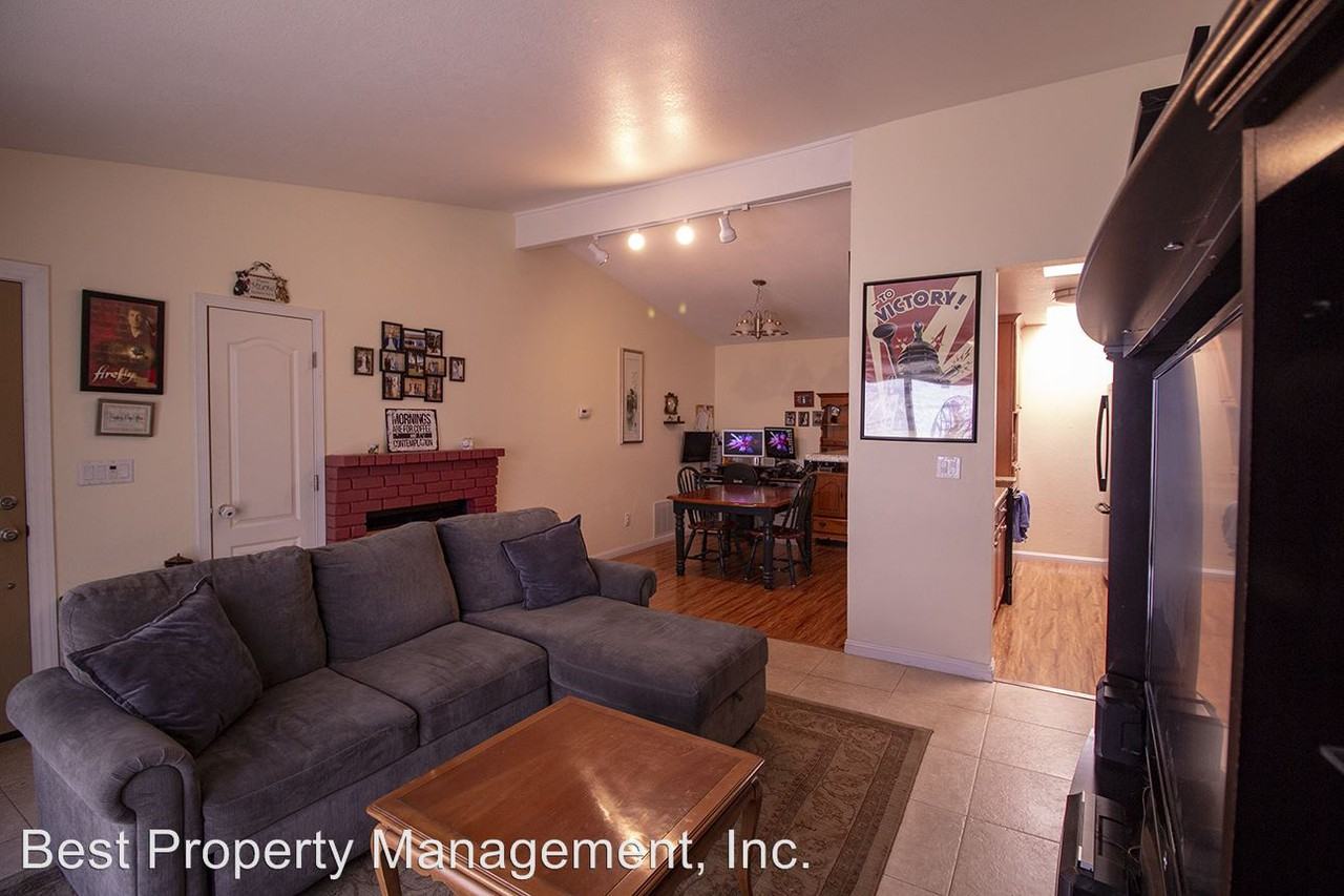 784 Hattan Dr - Photo 3 of 15