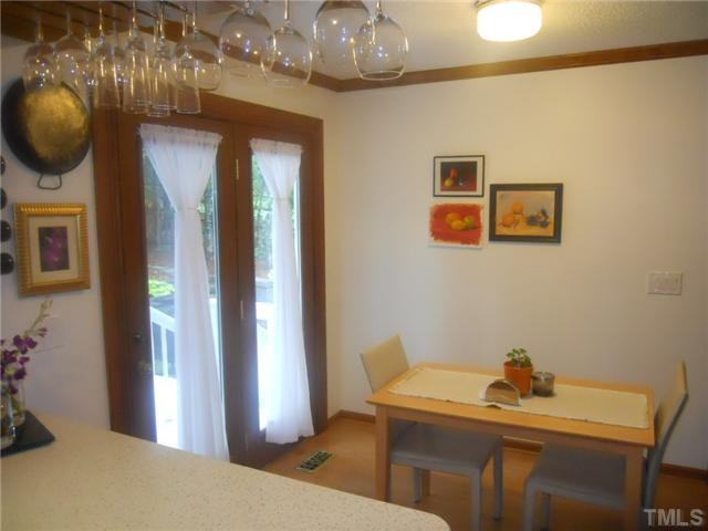 326 Brandermill Dr - Photo 3 of 25