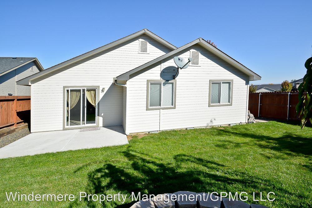 10379 W Bear Lake Dr - Photo 3 of 21