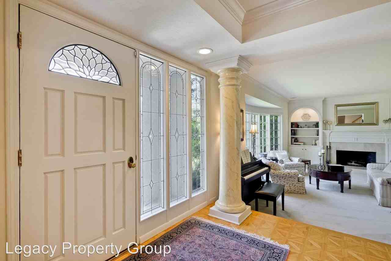 12481 Dover Ct - Photo 3 of 50