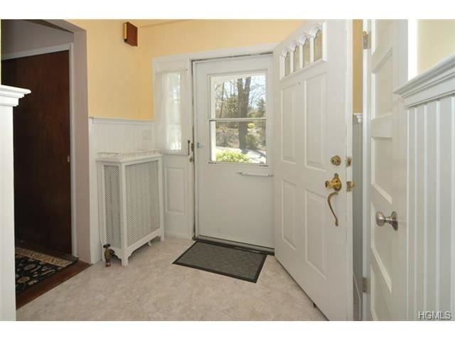 559 Bedford Rd #1stF - Photo 3 of 20