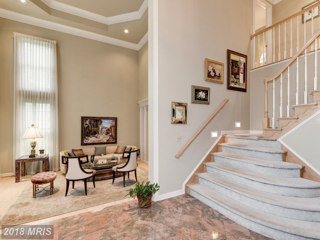 10417 Snow Point Dr - Photo 2 of 29