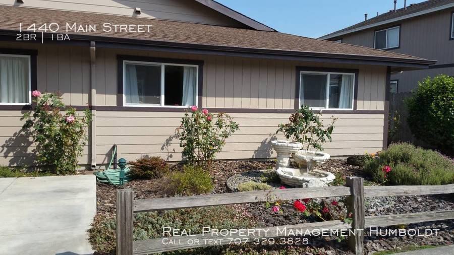 1440 Main St - Photo 2 of 11