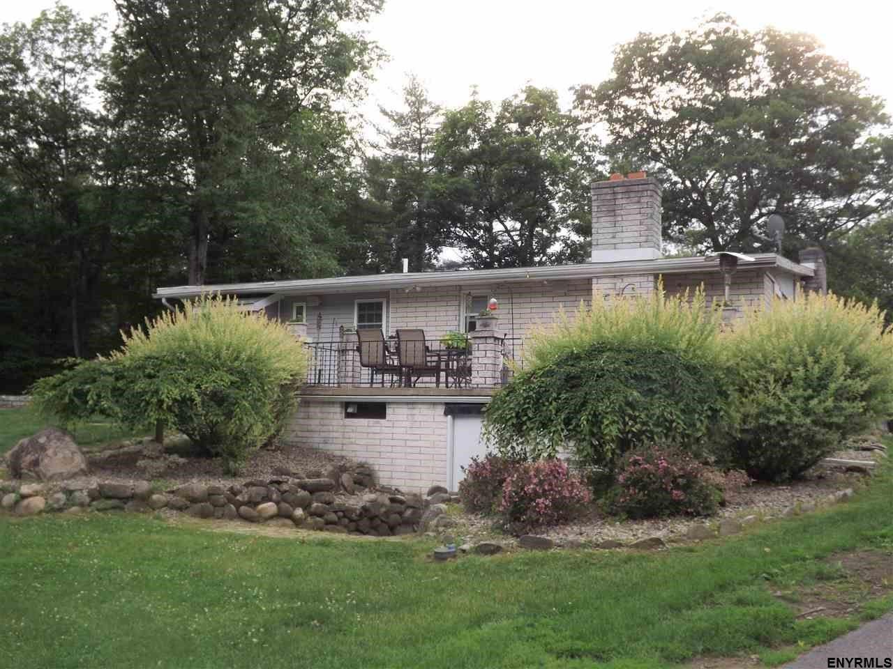 134 Eastside Dr - Photo 2 of 39