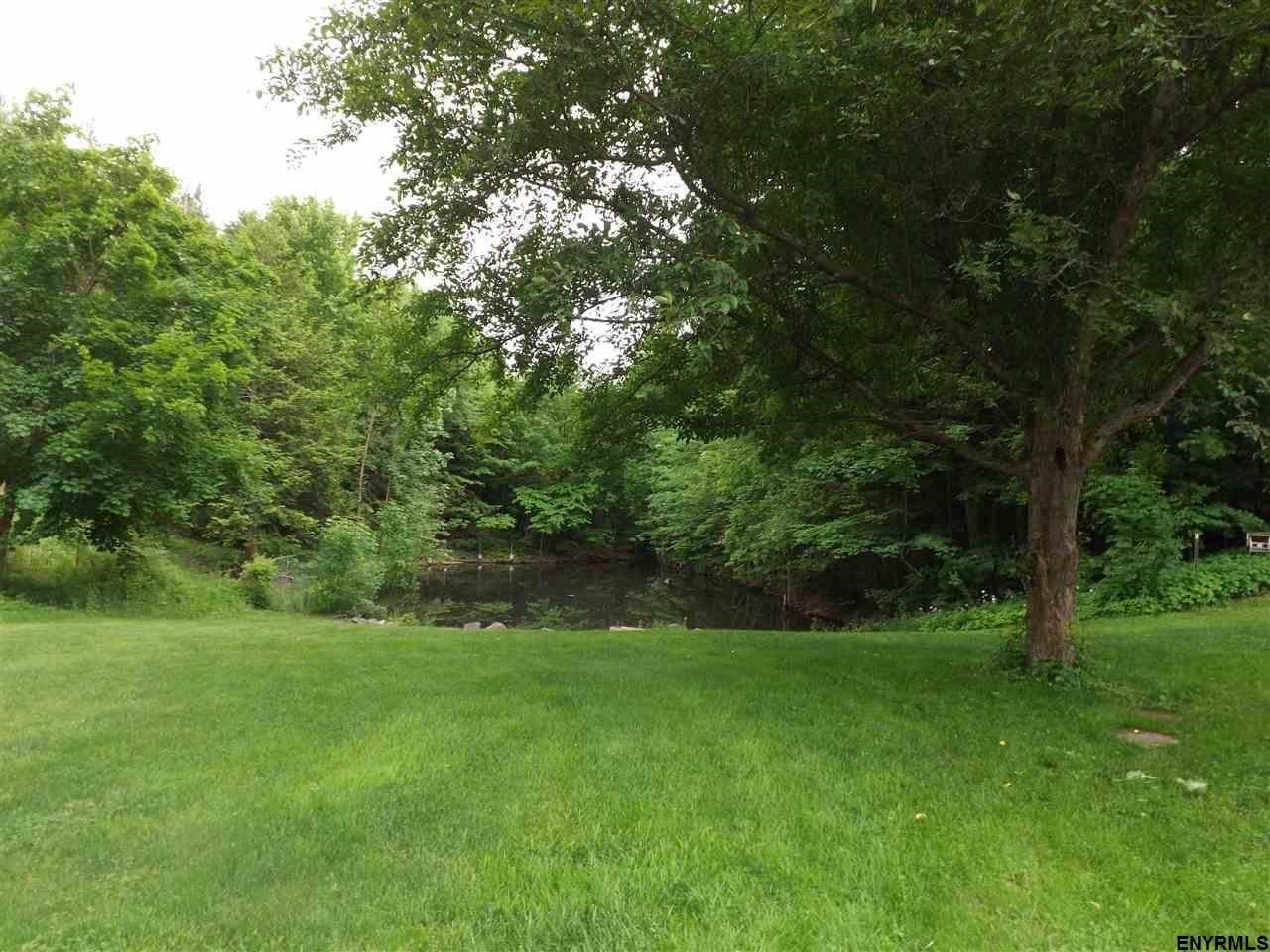 134 Eastside Dr - Photo 3 of 39