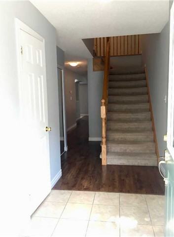 250 Ainslie St S - Photo 3 of 20