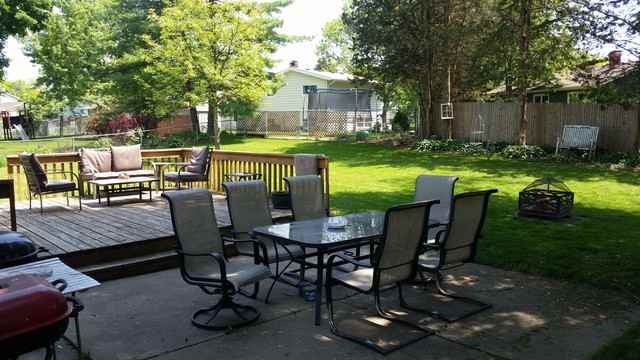 327 Lancaster Dr - Photo 2 of 13