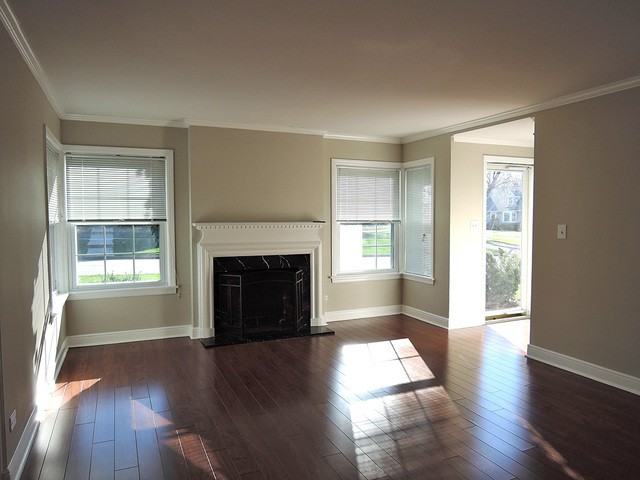 203 E Oak Ave - Photo 2 of 13