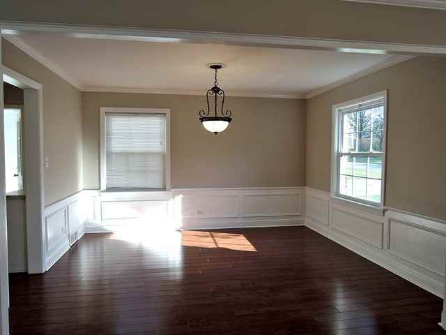203 E Oak Ave - Photo 3 of 13