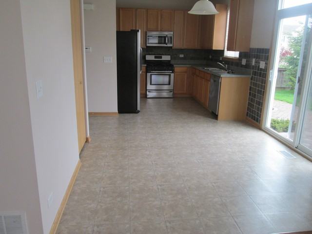 1072 Deertrail Ct - Photo 3 of 12