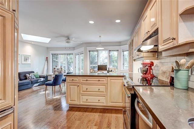 69 Normandy Boulevard - Photo 2 of 10
