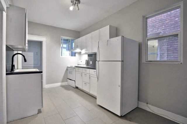 130 Emerald St S - Photo 3 of 10