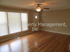 622 NE 43rd St - Photo 2 of 10