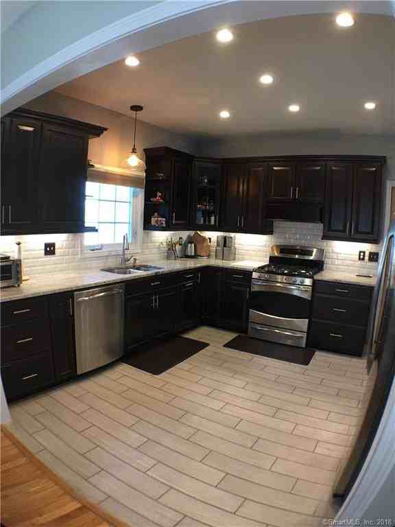 9 Butternut Ln - Photo 2 of 18