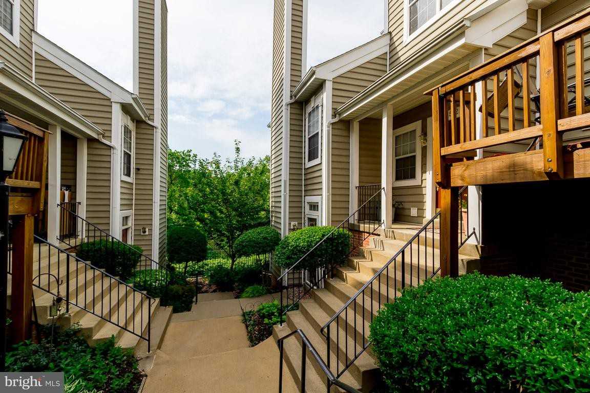 452 Overlook Dr - Photo 2 of 23