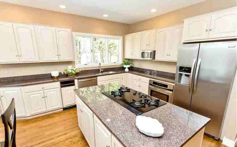 11307 Fawn Lake Pkwy - Photo 2 of 26