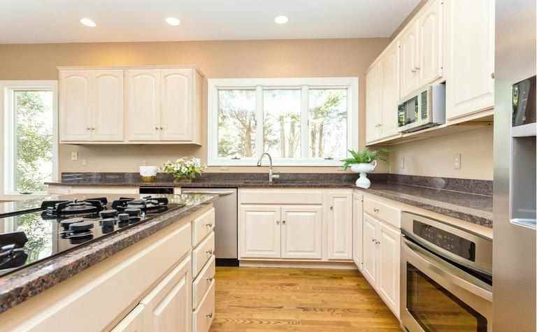 11307 Fawn Lake Pkwy - Photo 3 of 26