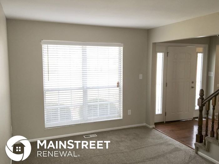 3810 Silas Creek Dr - Photo 3 of 15