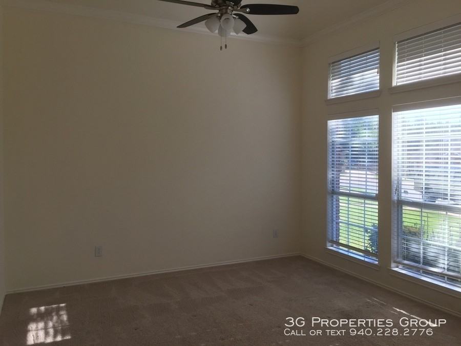 2437 Shetland Dr - Photo 3 of 23