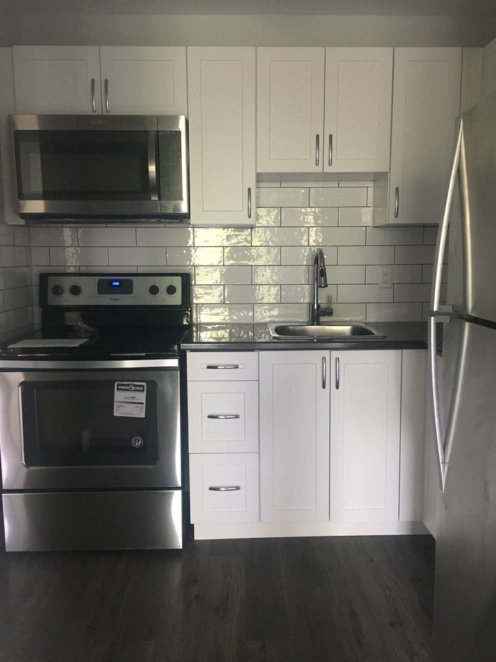 955 Huron Street - Photo 3 of 10