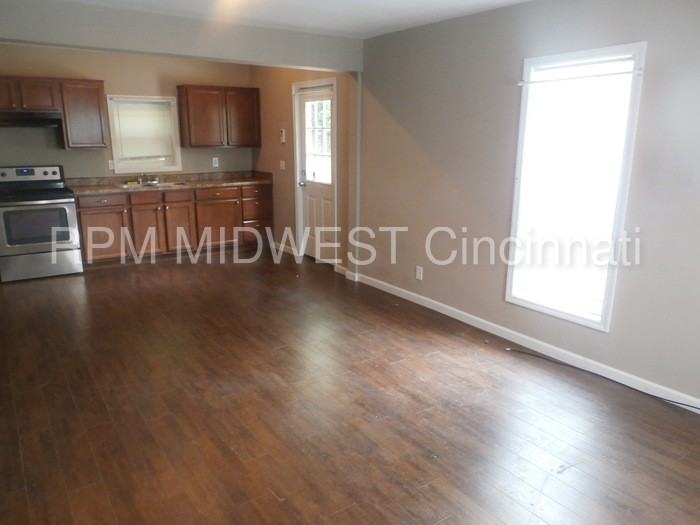 324 S Miami Ave - Photo 2 of 12