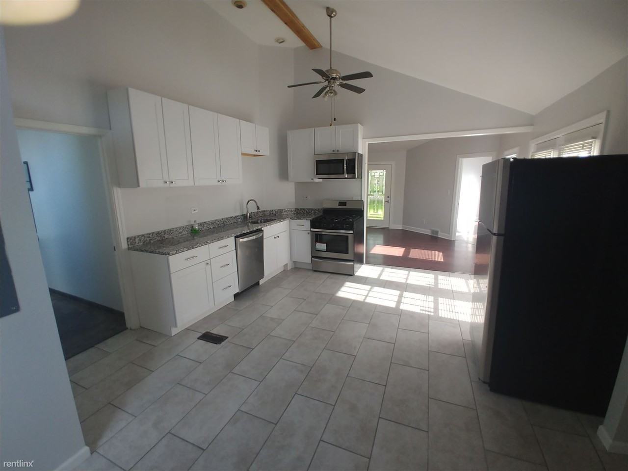 331 Northlake Rd - Photo 2 of 9