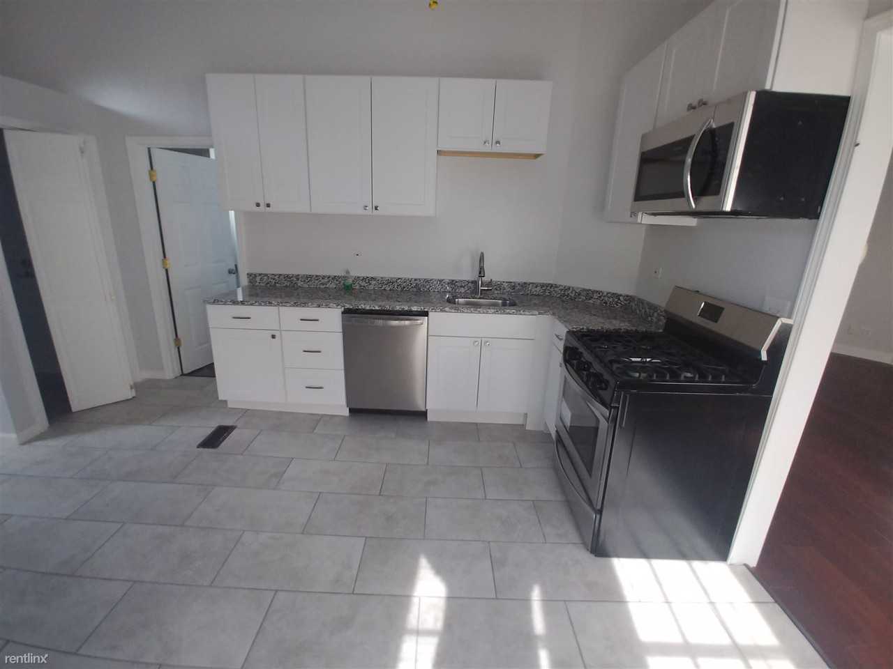 331 Northlake Rd - Photo 3 of 9