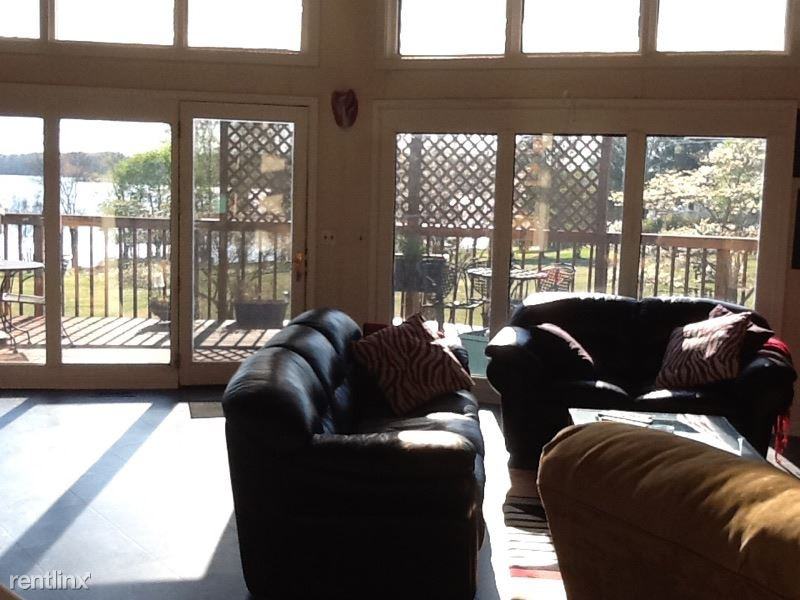 4409 Seay Point Rd - Photo 3 of 18