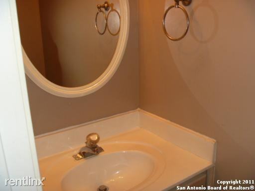 10469 Trailway Oak - Photo 2 of 17