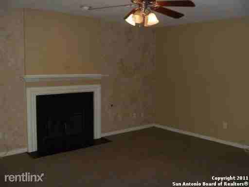 10469 Trailway Oak - Photo 3 of 17