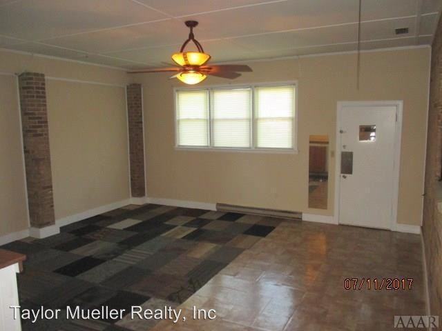 1716 Crescent Dr - Photo 2 of 11