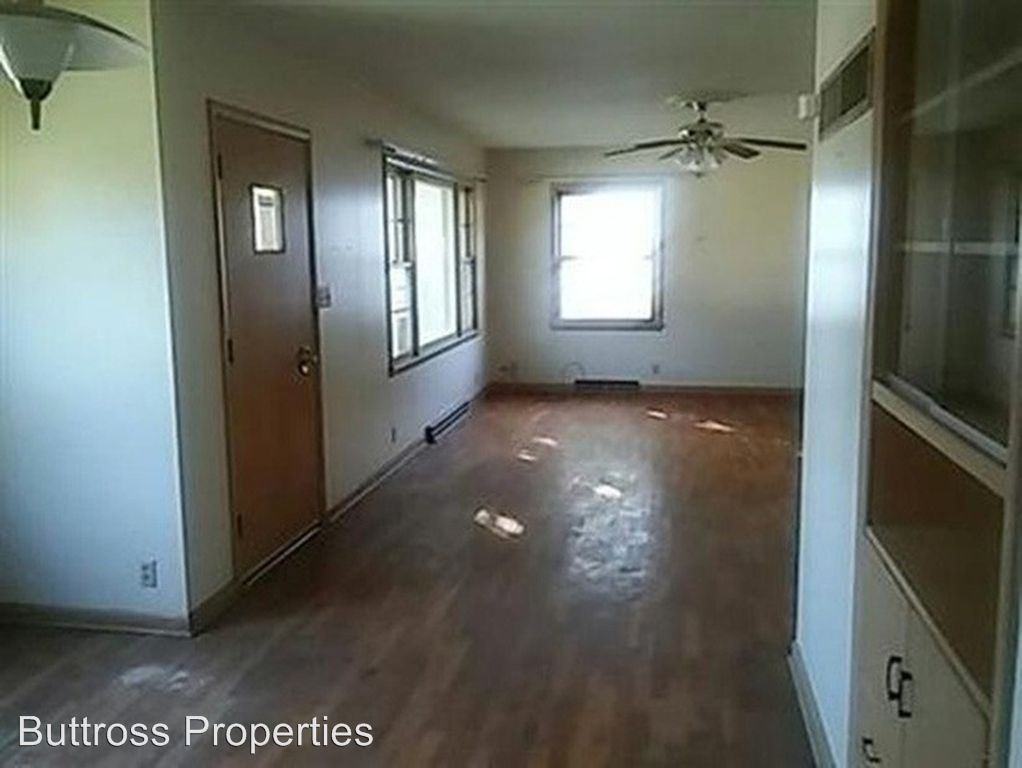 240 W 14th St - Photo 3 of 6