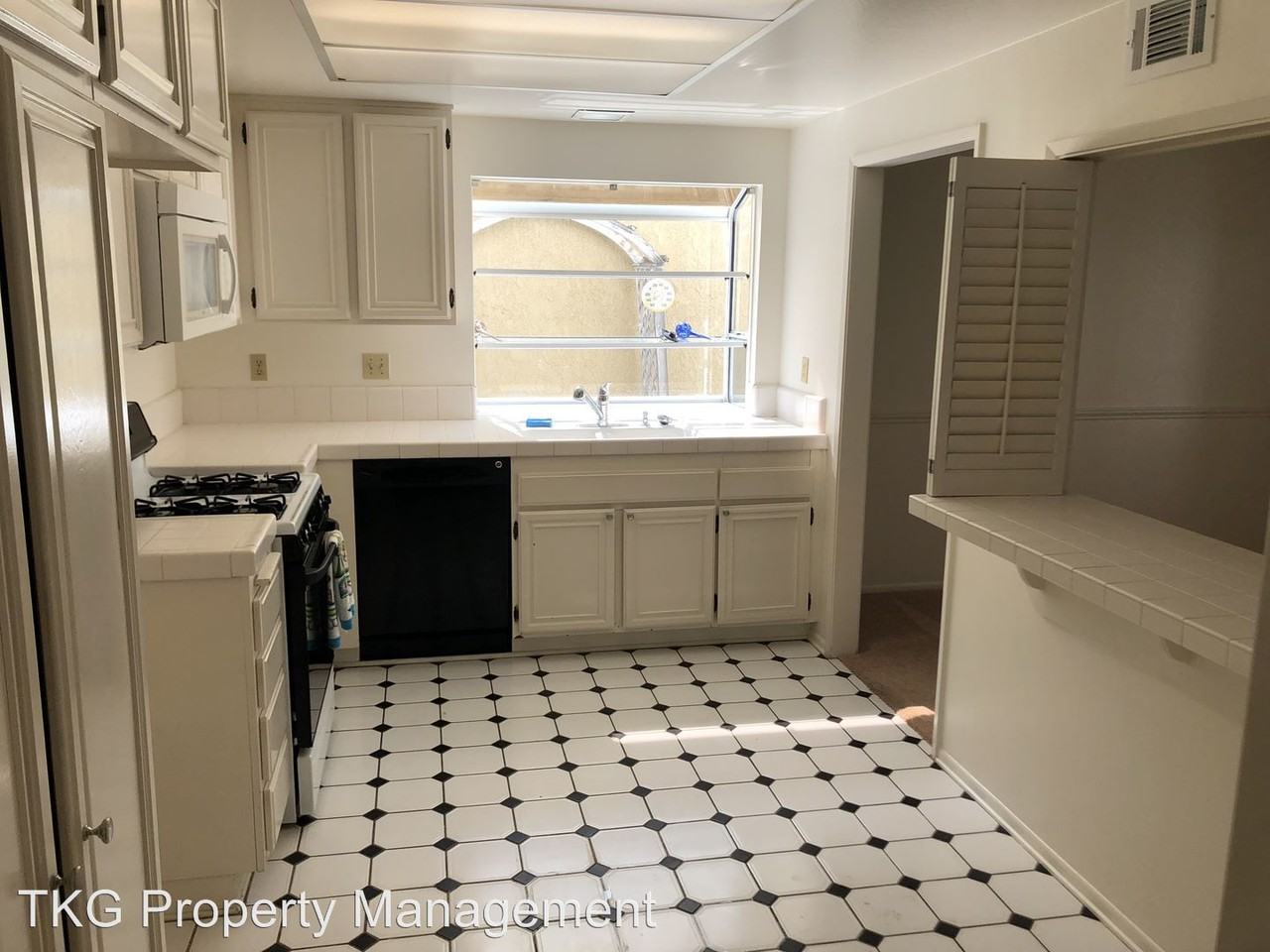 23746 Villena - Photo 2 of 14